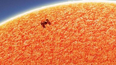 Photo of Американский фотограф смог запечатлеть МКС на фоне Солнца и Луны